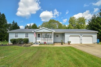 1062 Niles Vienna Rd, Vienna, OH 44473