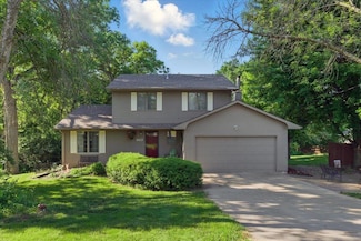 140 Briar Ridge Dr, Council Bluffs, IA 51503