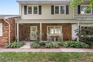 3998 Townhouse Ln, Uniontown, OH 44685
