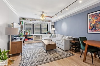 330 3rd Ave Unit 15H, New York, NY 10010