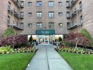 204-15 Foothill Ave Unit B61, Hollis, NY 11423