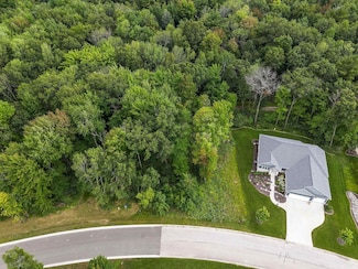 1019 Wyndrush Dr, Suamico, WI 54173