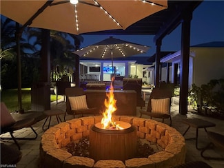 1555 Crayton Rd, Naples, FL 34102
