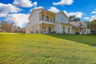 1608 Champions Dr, Lufkin, TX 75901