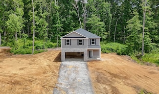 4 Woodland Dr, Dickson, TN 37055