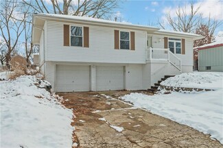 1509 SE 15th Place, Oak Grove, MO 64075