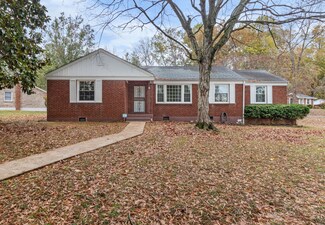 2007 Post Rd, Clarksville, TN 37043