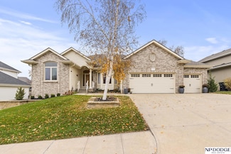 12523 Eagle Run Dr, Omaha, NE 68164