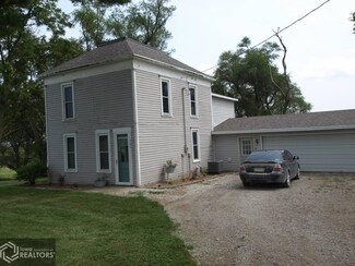 706 South St, College Springs, IA 51637
