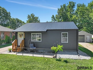 5635 Hartley St, Lincoln, NE 68507