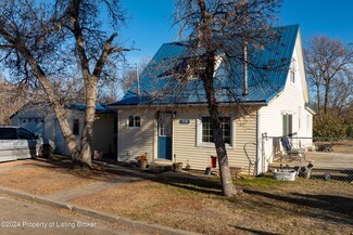 310 2nd St NW, Belfield, ND 58622