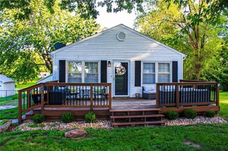 517 NE 83rd St, Kansas City, MO 64118