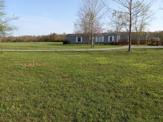 8606 Peach Orchard Rd, Hillsboro, OH 45133