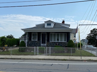 560 Dartmouth St, South Dartmouth, MA 02748