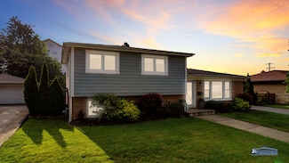 213 Poppy Ln, Bensenville, IL 60106