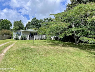 1274 Newport Loop Rd, Newport, NC 28570