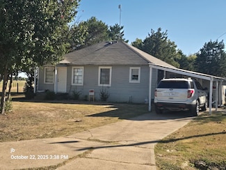 912 E Letava Dr, Mabank, TX 75147