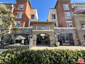 6020 Seabluff Dr Unit 302, Playa Vista, CA 90094