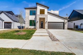 137 Paxton Cir, Arlington, TX 76013