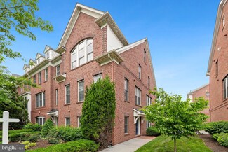 3523 S Four Mile Run Dr, Arlington, VA 22206