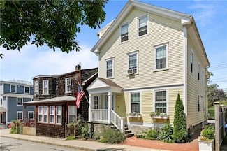 62 Dixon St, Newport, RI 02840