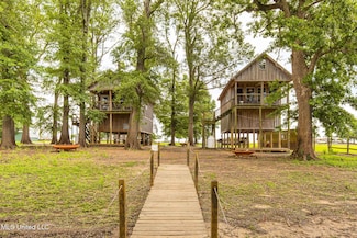 2419 Deerfield Rd, Yazoo City, MS 39194