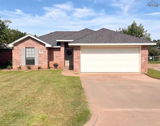 818 S Oak St, Archer City, TX 76351