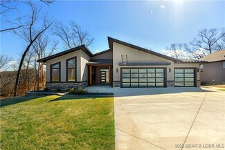 176 Oakmont Ave, Lake Ozark, MO 65049