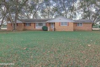 336 Wells Town Rd, Rose Hill, NC 28458