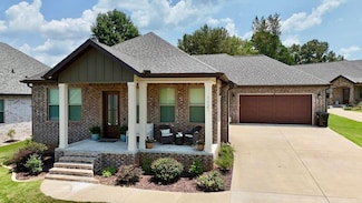 1121 Essex Dr, Benton, AR 72019