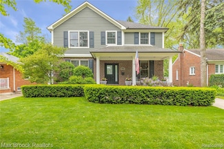 2534 Buckingham Ave, Birmingham, MI 48009