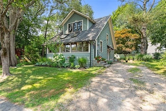42 Brook St, Barrington, RI 02806