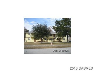 330 W Willow Run Dr, Port Orange, FL 32129