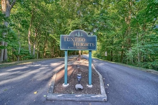 1106 Parkview Dr, Tuxedo, NY 10975