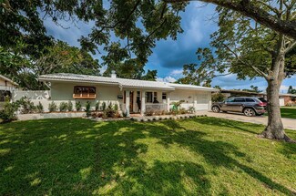 4560 Carson St NE, Saint Petersburg, FL 33703