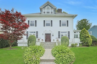 233 Commonwealth Ave, Mount Vernon, NY 10552
