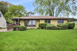 733 Fall St, Spring Lake, MI 49456
