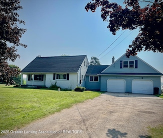 318 N Aurelius Rd, Mason, MI 48854
