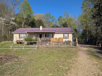 3755 Possum Hollow Rd, Palmyra, TN 37142