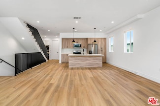 10805 Morrison St Unit 2, North Hollywood, CA 91601