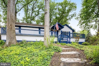 3324 Lorcom Ln, Arlington, VA 22207
