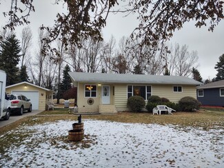 98 1st St, Hatton, ND 58240