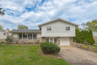 2740 Norma Ct, Glenview, IL 60025