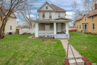 911 W 14th St, Davenport, IA 52804
