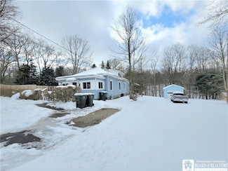 31 Loxley Ct, Jamestown, NY 14701