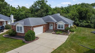 1720 Ravin Nest Ct, Crown Point, IN 46307