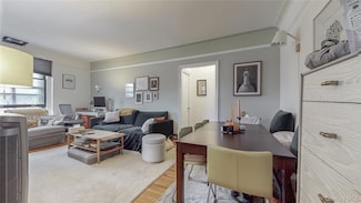 72-34 Austin St Unit F7, Forest Hills, NY 11375