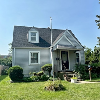 115 Country Club Dr, Northlake, IL 60164