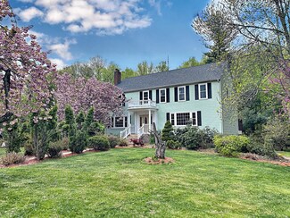 19 Gavin Cir, Andover, MA 01810