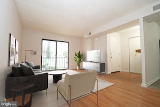 710A Putnam Blvd, Wallingford, PA 19086